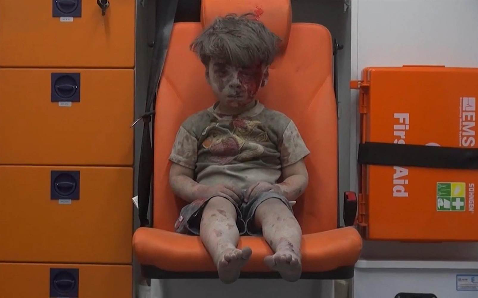 What is the difference between Omran Daqneesh and the Pakistani Christian children in Thailand